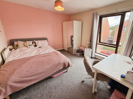 4 bedroom Terraced House for sale in Ketley Park Road, Ketley, TF1