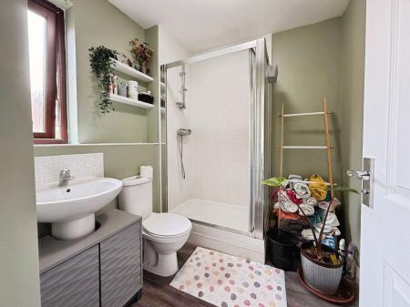 4 bedroom Terraced House for sale in Ketley Park Road, Ketley, TF1