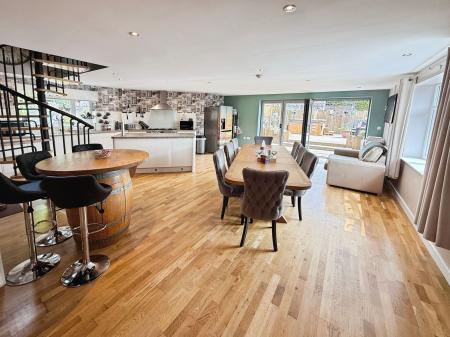 5 bedroom Detached bungalow for sale in Cockshutt Road, Oakengates, TF2