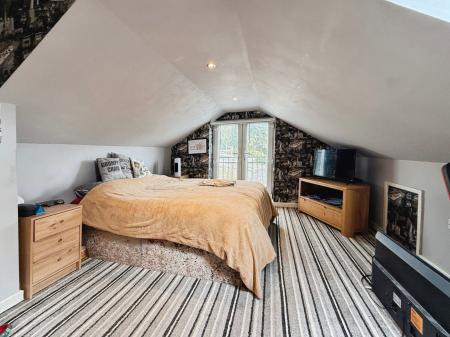 5 bedroom Detached bungalow for sale in Cockshutt Road, Oakengates, TF2