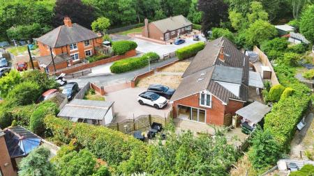 5 bedroom Detached bungalow for sale in Cockshutt Road, Oakengates, TF2