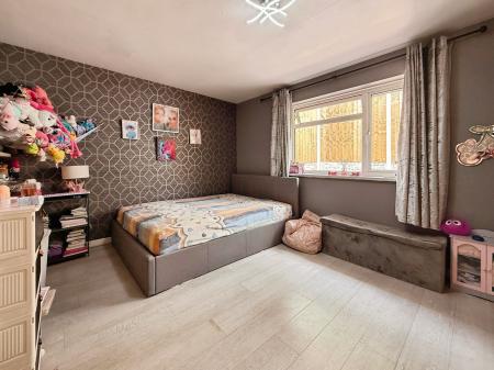 5 bedroom Detached bungalow for sale in Cockshutt Road, Oakengates, TF2