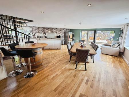 5 bedroom Detached bungalow for sale in Cockshutt Road, Oakengates, TF2