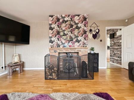 5 bedroom Detached bungalow for sale in Cockshutt Road, Oakengates, TF2