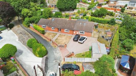5 bedroom Detached bungalow for sale in Cockshutt Road, Oakengates, TF2