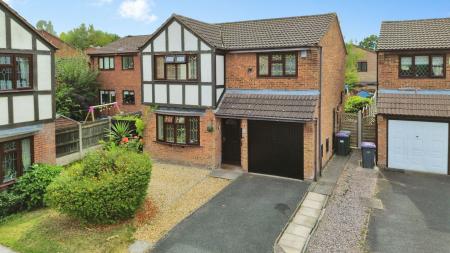 4 bedroom Detached house for sale in Lower Wood, The Rock, TF3