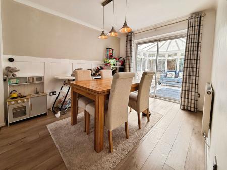 4 bedroom Detached house for sale in Lower Wood, The Rock, TF3