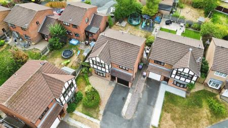4 bedroom Detached house for sale in Lower Wood, The Rock, TF3