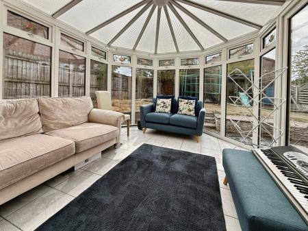 4 bedroom Detached house for sale in Lower Wood, The Rock, TF3