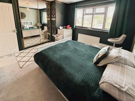 4 bedroom Detached house for sale in Lower Wood, The Rock, TF3
