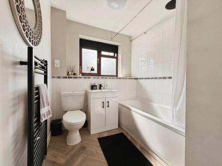 4 bedroom Detached house for sale in Lower Wood, The Rock, TF3