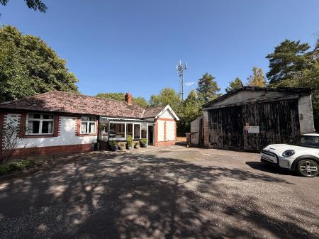 4 bedroom Detached bungalow for sale in Old Office Road, Dawley, TF4