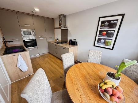4 bedroom End of terrace house for sale in Wittingham Close, Hadley, TF1