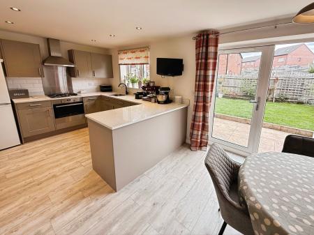 4 bedroom Detached house for sale in Eunice Way, Telford, TF3