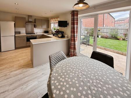4 bedroom Detached house for sale in Eunice Way, Telford, TF3