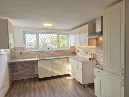 3 bedroom Terraced House to let in Wantage, Telford, TF7