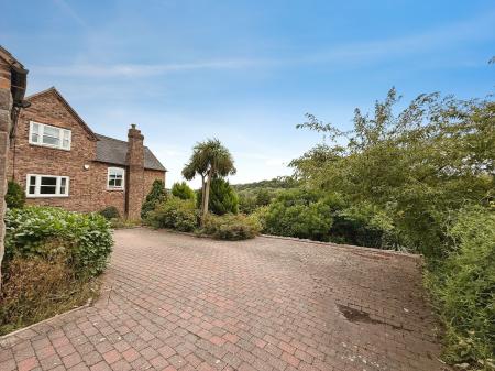 4 bedroom Detached house for sale in Hillside, Ironbridge, TF8
