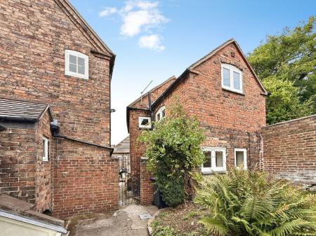 4 bedroom Detached house for sale in Hillside, Ironbridge, TF8