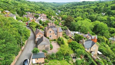 4 bedroom Detached house for sale in Hillside, Ironbridge, TF8