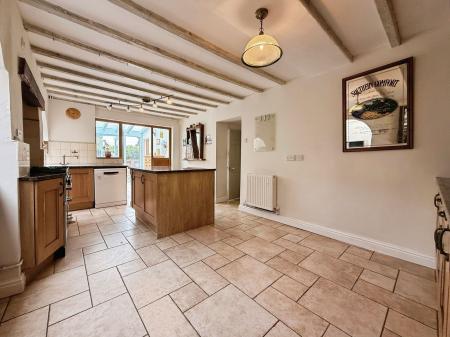 4 bedroom Detached house for sale in Hillside, Ironbridge, TF8