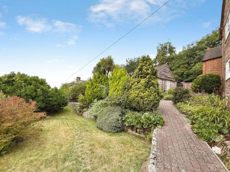 4 bedroom Detached house for sale in Hillside, Ironbridge, TF8