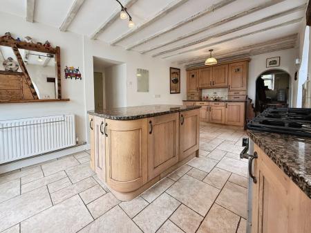 4 bedroom Detached house for sale in Hillside, Ironbridge, TF8