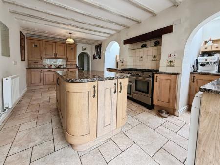 4 bedroom Detached house for sale in Hillside, Ironbridge, TF8