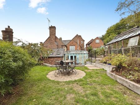 4 bedroom Detached house for sale in Hillside, Ironbridge, TF8