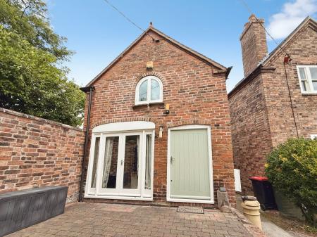 4 bedroom Detached house for sale in Hillside, Ironbridge, TF8