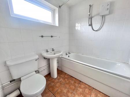 3 bedroom Semi-detached house to let in Draycott, Telford, TF3
