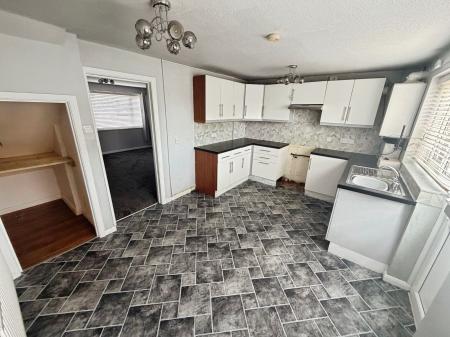 3 bedroom Semi-detached house to let in Shakespeare Way, Sutton Hill, TF7