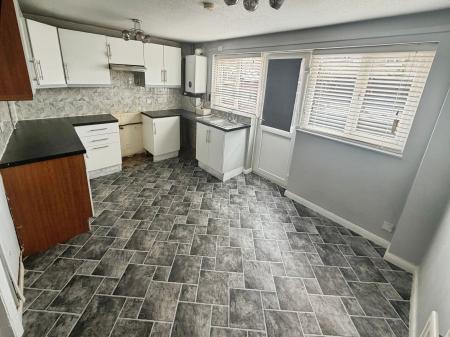 3 bedroom Semi-detached house to let in Shakespeare Way, Sutton Hill, TF7