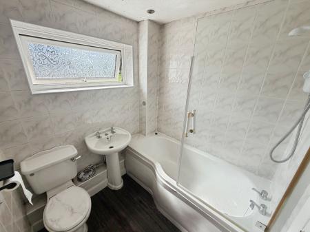 3 bedroom Semi-detached house to let in Shakespeare Way, Sutton Hill, TF7