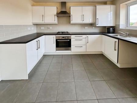 2 bedroom Flat to let in Ferridays Fields, Woodside, TF7