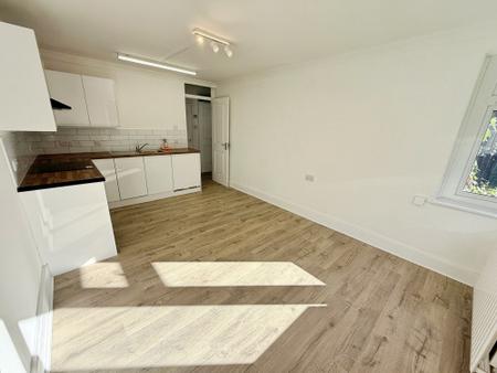 2 bedroom Ground floor flat for sale in Deercote, Telford, TF3