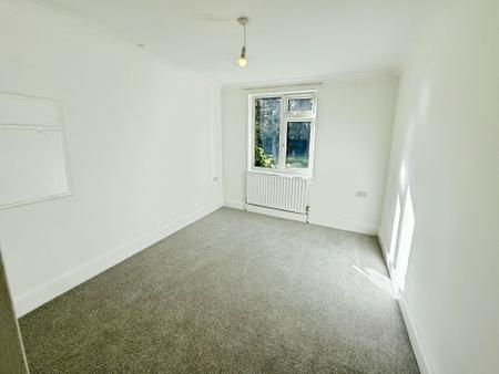2 bedroom Ground floor flat for sale in Deercote, Telford, TF3