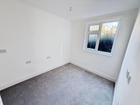 2 bedroom Ground floor flat for sale in Deercote, Telford, TF3