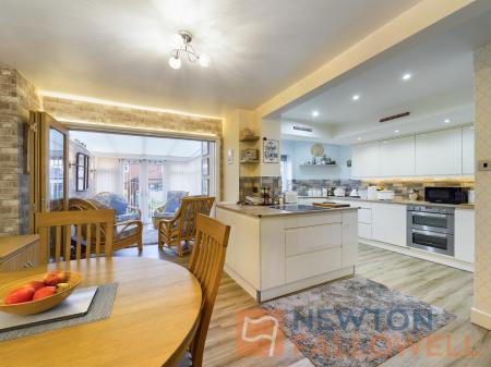 2 bedroom Semi-detached house for sale in Allens Lane, Pelsall, WS3