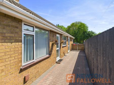 2 bedroom Bungalow for sale in Lichfield Road, Wednesfield, Wolverhampton, WV11