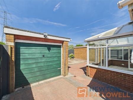 2 bedroom Bungalow for sale in Lichfield Road, Wednesfield, Wolverhampton, WV11