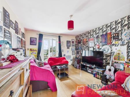 2 bedroom Flat for sale in Walker Road, Blakenall Heath, WS3