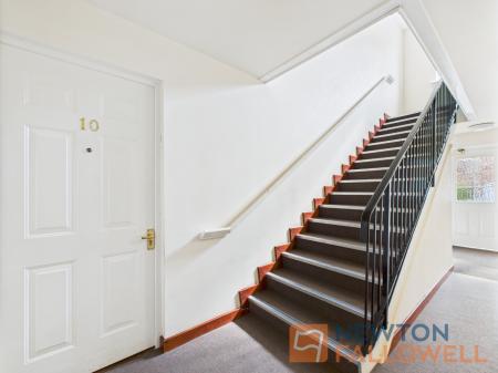 2 bedroom Flat for sale in Windrush Close, Walsall, WS3