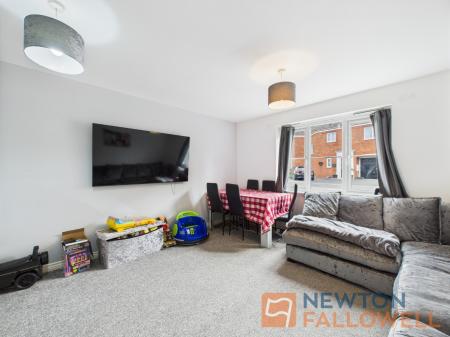 2 bedroom Flat for sale in Windrush Close, Walsall, WS3