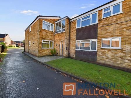 2 bedroom Flat for sale in Green Lane, Shelfield, WS4