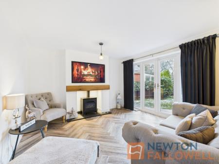2 bedroom Flat for sale in Green Lane, Shelfield, WS4