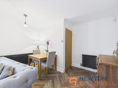 2 bedroom Flat for sale in Green Lane, Shelfield, WS4