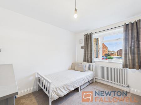 2 bedroom Flat for sale in Green Lane, Shelfield, WS4