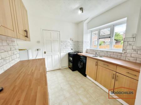3 bedroom Terraced House to let in Fountains Road, Mossley Estate, Bloxwich, WS3