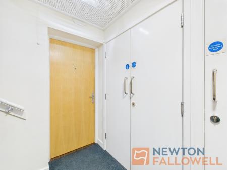 2 bedroom Flat for sale in Squires Grove, New Invention, WV12