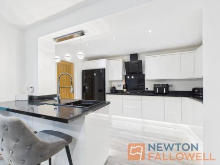 3 bedroom Detached house for sale in Rowan Drive, Essington, WV11